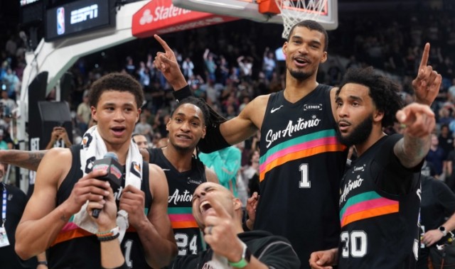 星空体育官网下载-霍里：马刺有8人场均得分上双 他们在打团队篮球