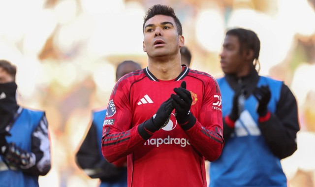 星空体育官网入口-跟队：曼联签卡塞米罗是代价高昂的错误，但他的答卷勉强过关